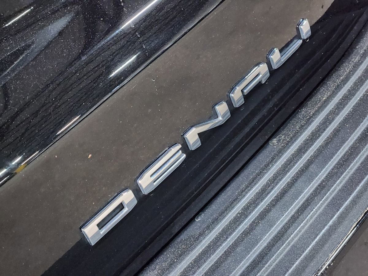 Used 2024 GMC Yukon Denali w/ Advanced Technology Package image 26