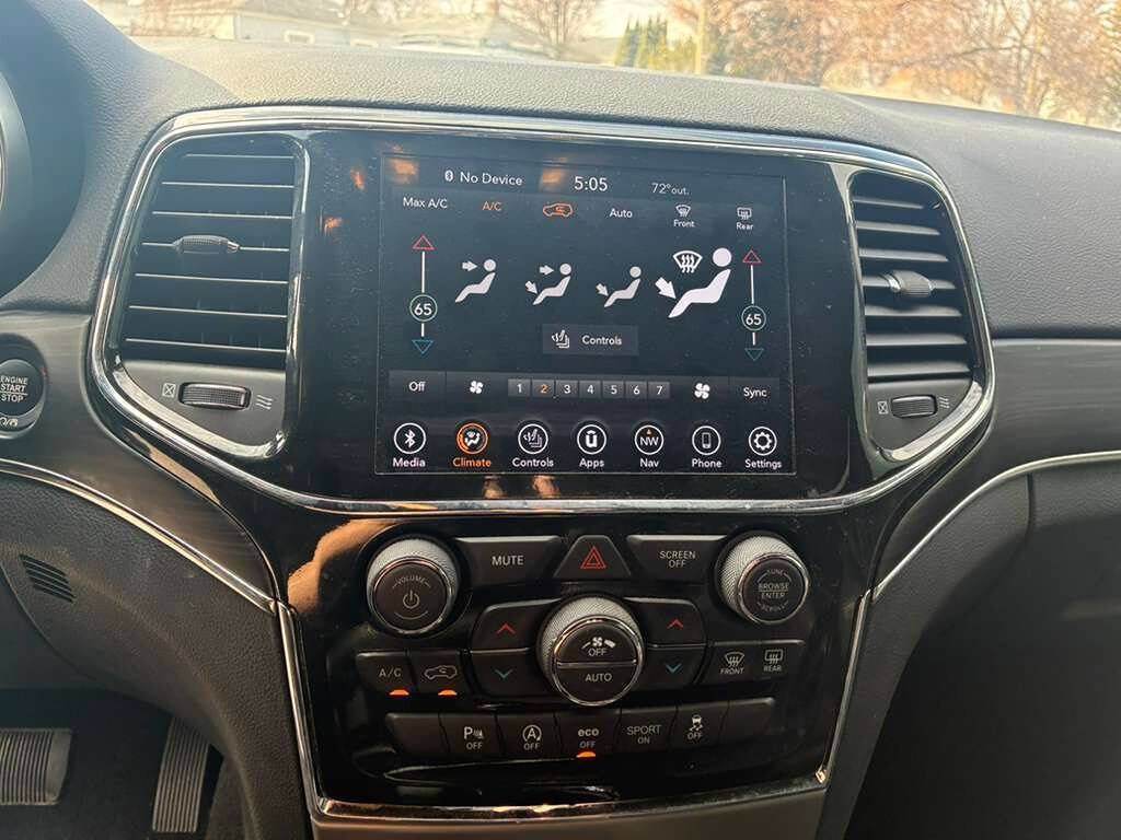 Used 2022 Jeep Grand Cherokee Limited w/ Tech Group image 11