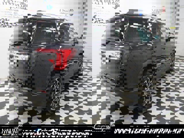 Used 2022 GMC Acadia SLT w/ Technology Package image 15