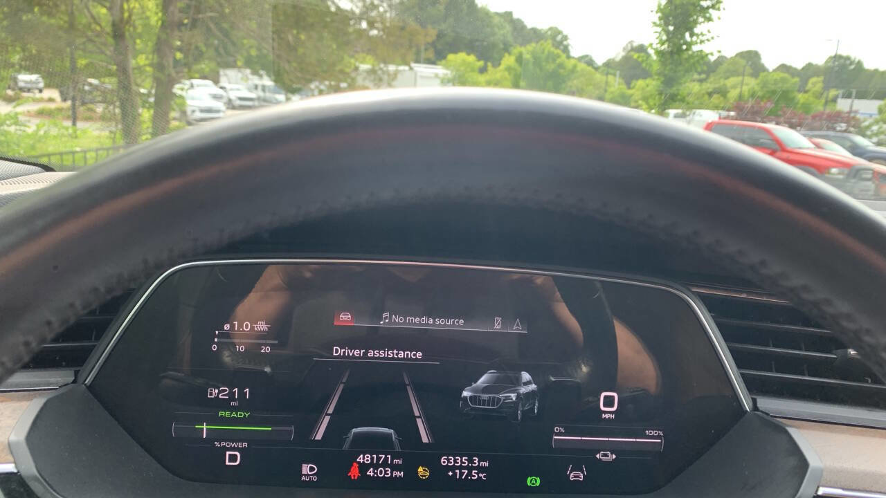 Used 2021 Audi e-tron Prestige w/ Prestige Package AWD/4WD image 34