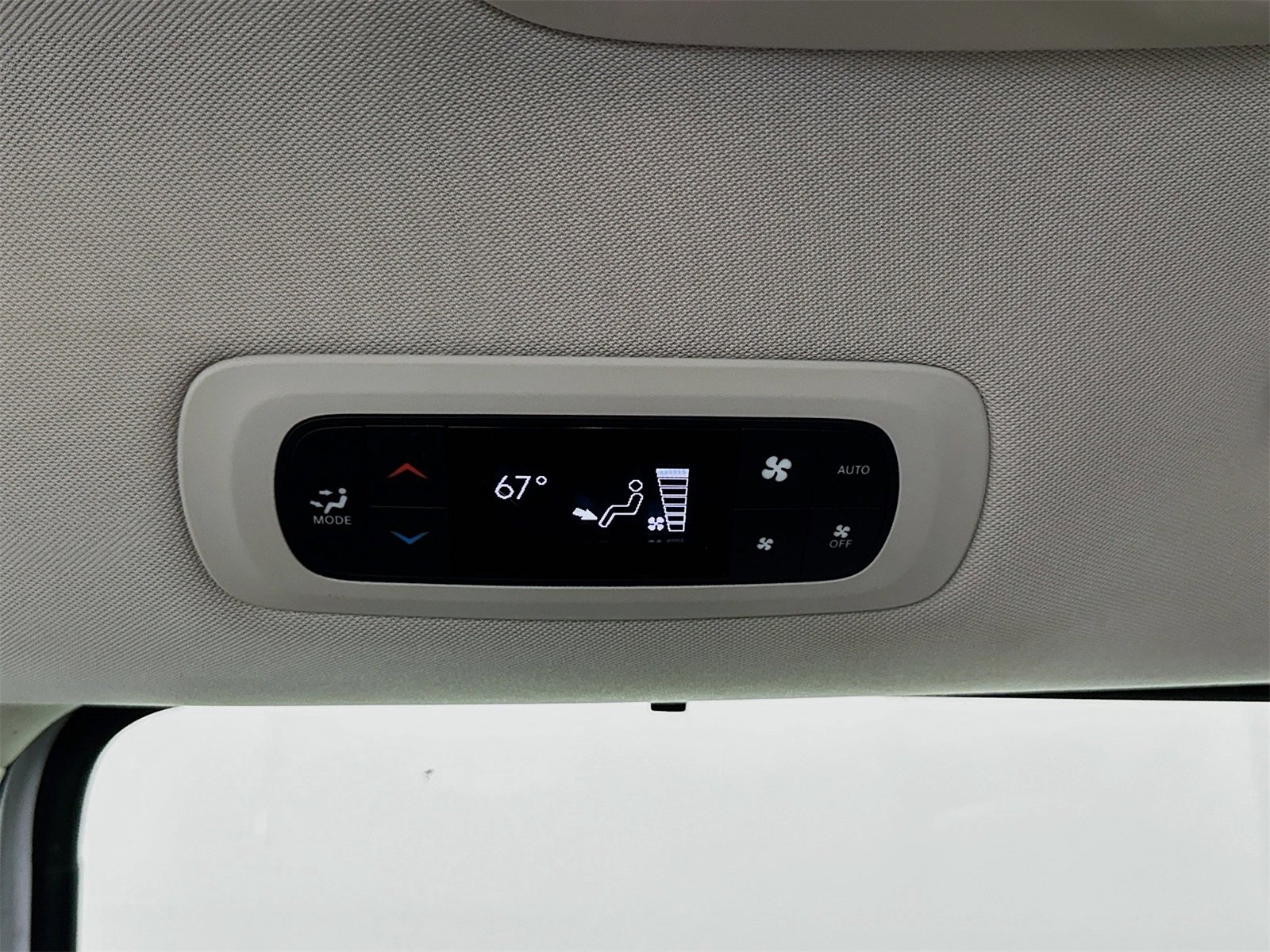 Used 2020 Chrysler Pacifica Touring image 23