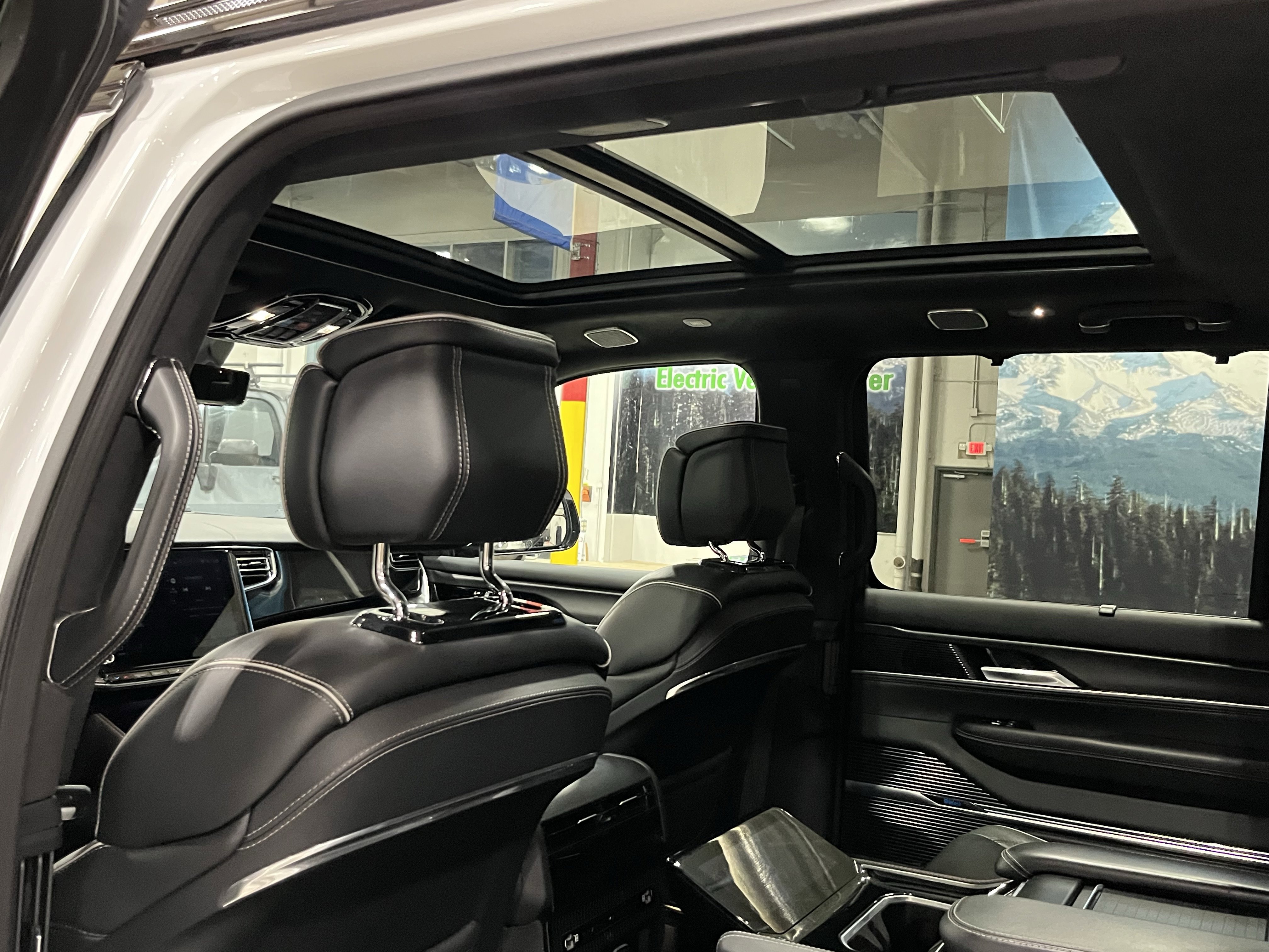 Used 2024 Jeep Grand Wagoneer L Series II w/ Quick Order Packagew 28T image 16