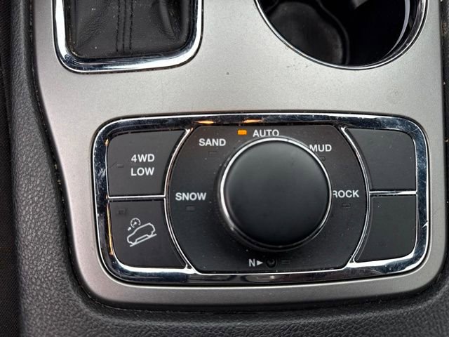 Used 2019 Jeep Grand Cherokee Laredo image 17