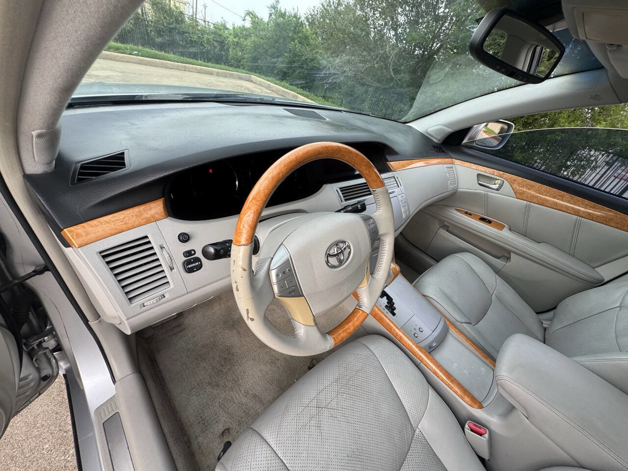 Used 2006 Toyota Avalon Limited FWD image 10