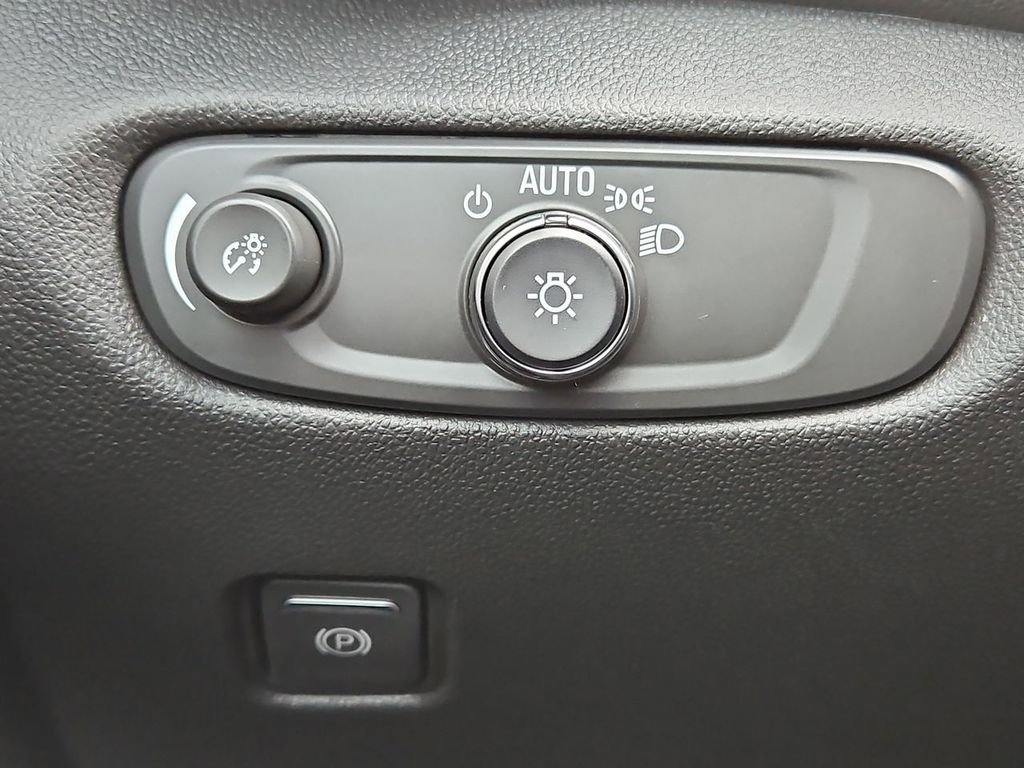 New 2026 Chevrolet Blazer LT w/ Convenience Package FWD image 18