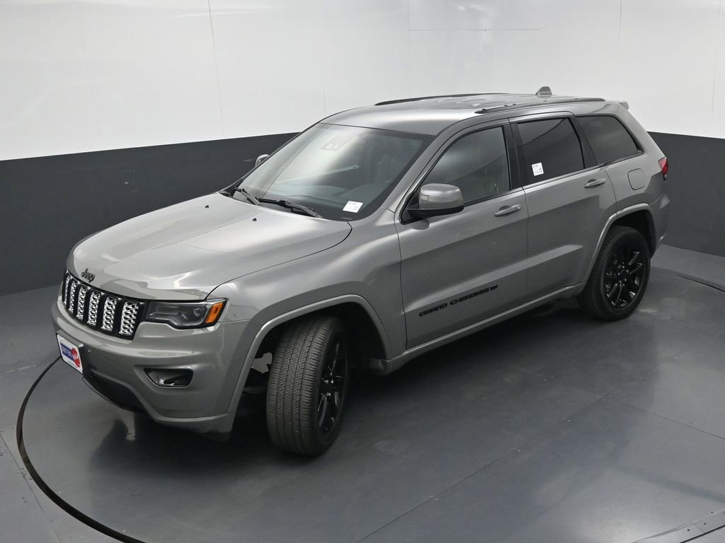 Used 2022 Jeep Grand Cherokee Laredo X RWD image 32