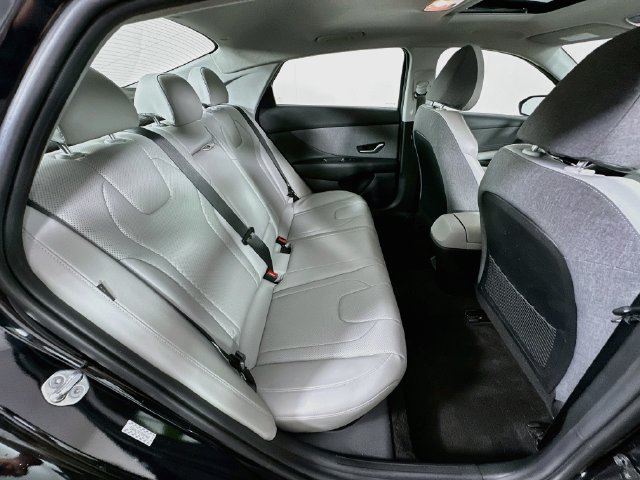 Used 2024 Hyundai Elantra Limited FWD image 30