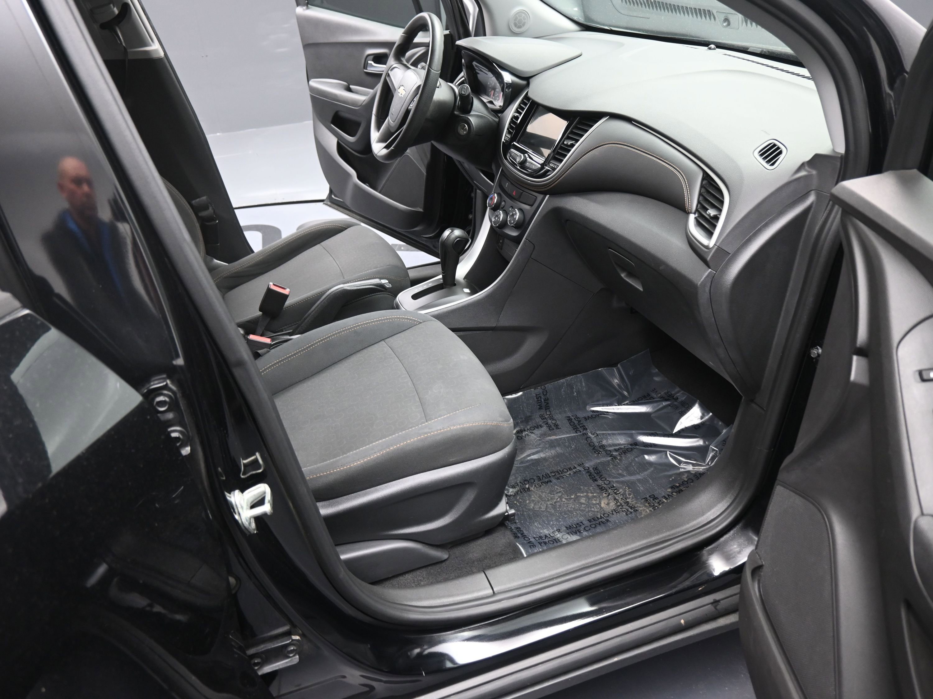 Used 2018 Chevrolet Trax LS image 19