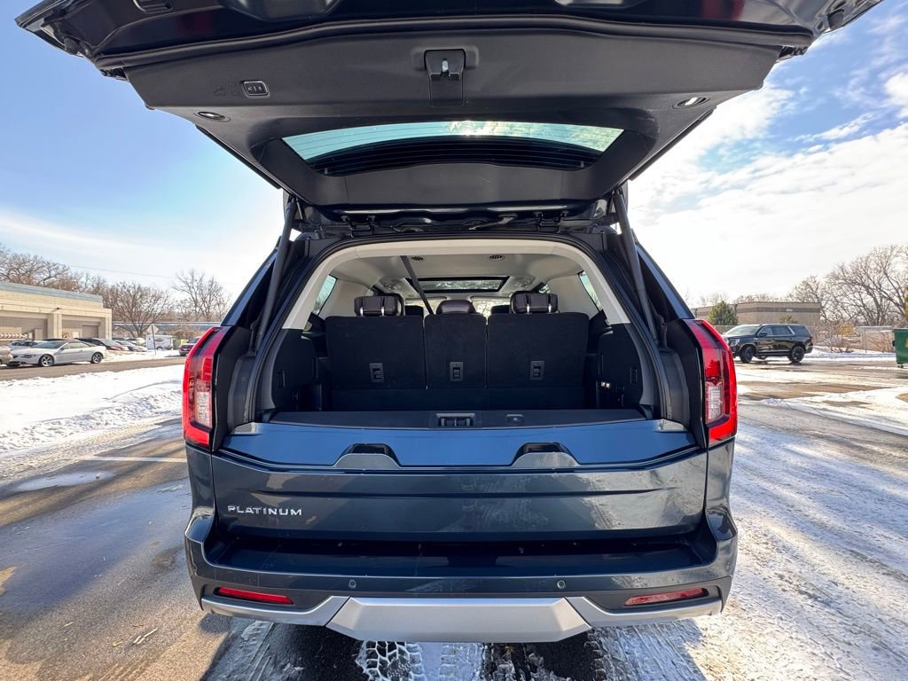 Used 2025 Ford Expedition Platinum w/ Platinum Ultimate Package image 45