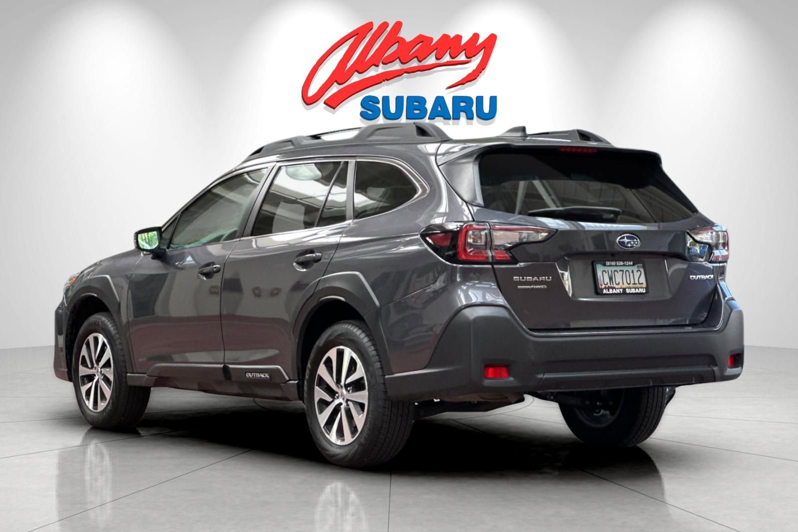 Used 2025 Subaru Outback Premium image 7