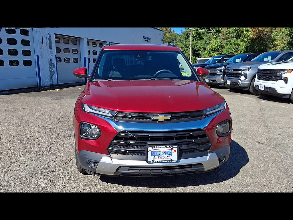 Certified 2021 Chevrolet TrailBlazer LT w/ Convenience Package FWD image 3