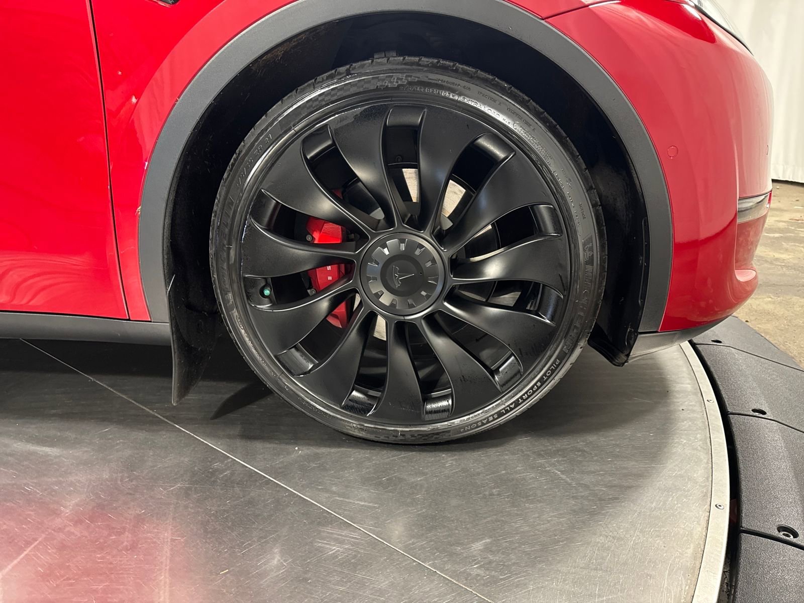 Used 2022 Tesla Model Y Performance image 14