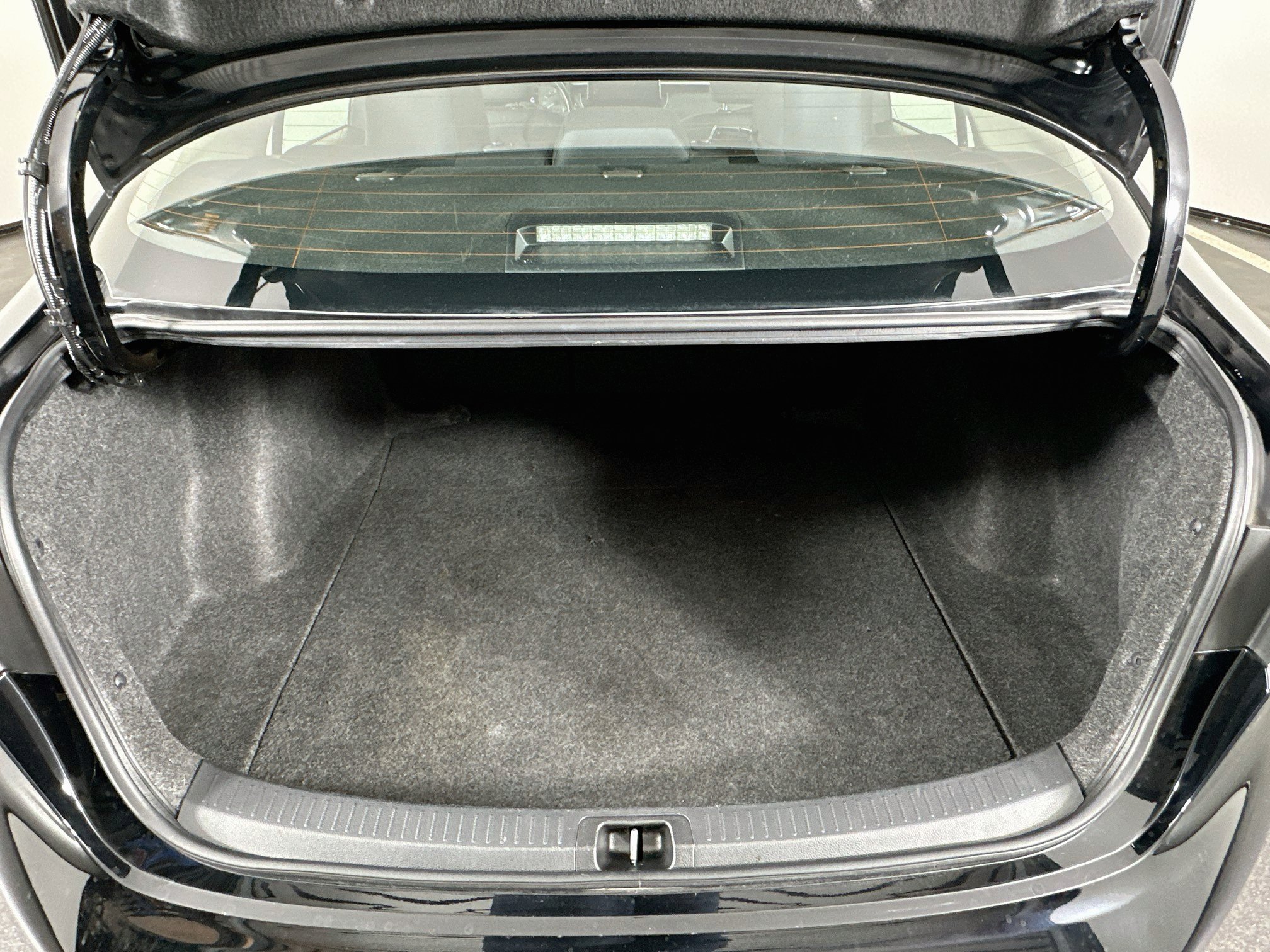 Used 2025 Toyota Corolla LE FWD image 27