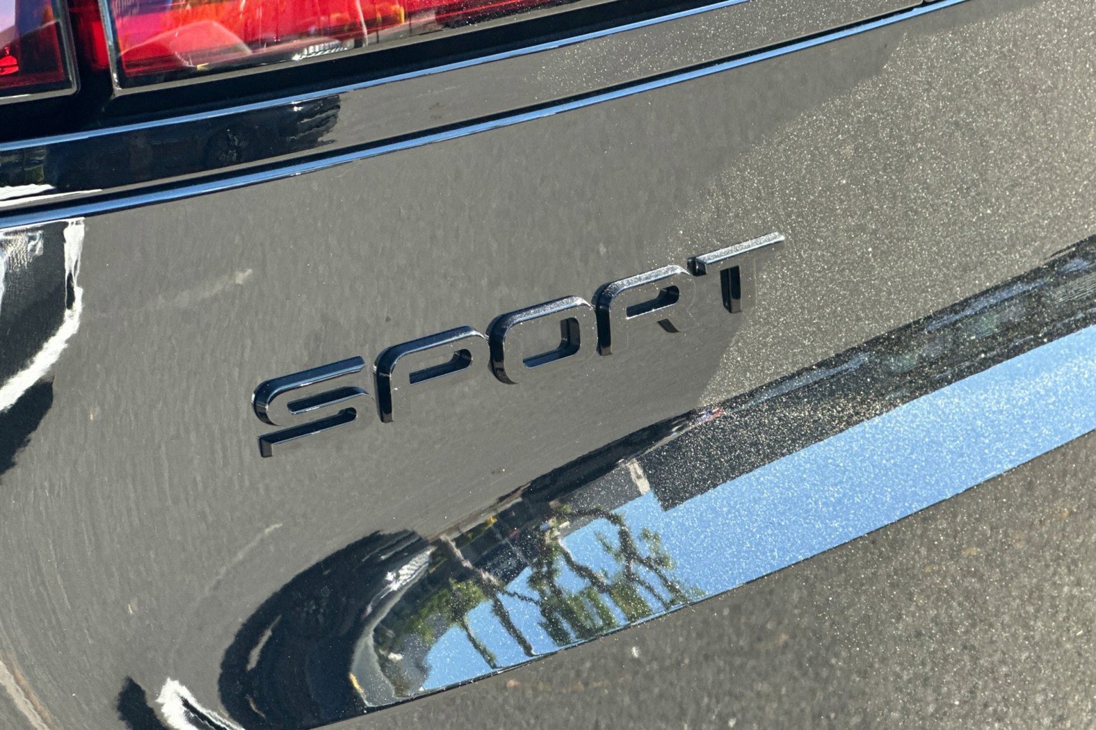 Used 2025 Land Rover Range Rover Sport SE image 14