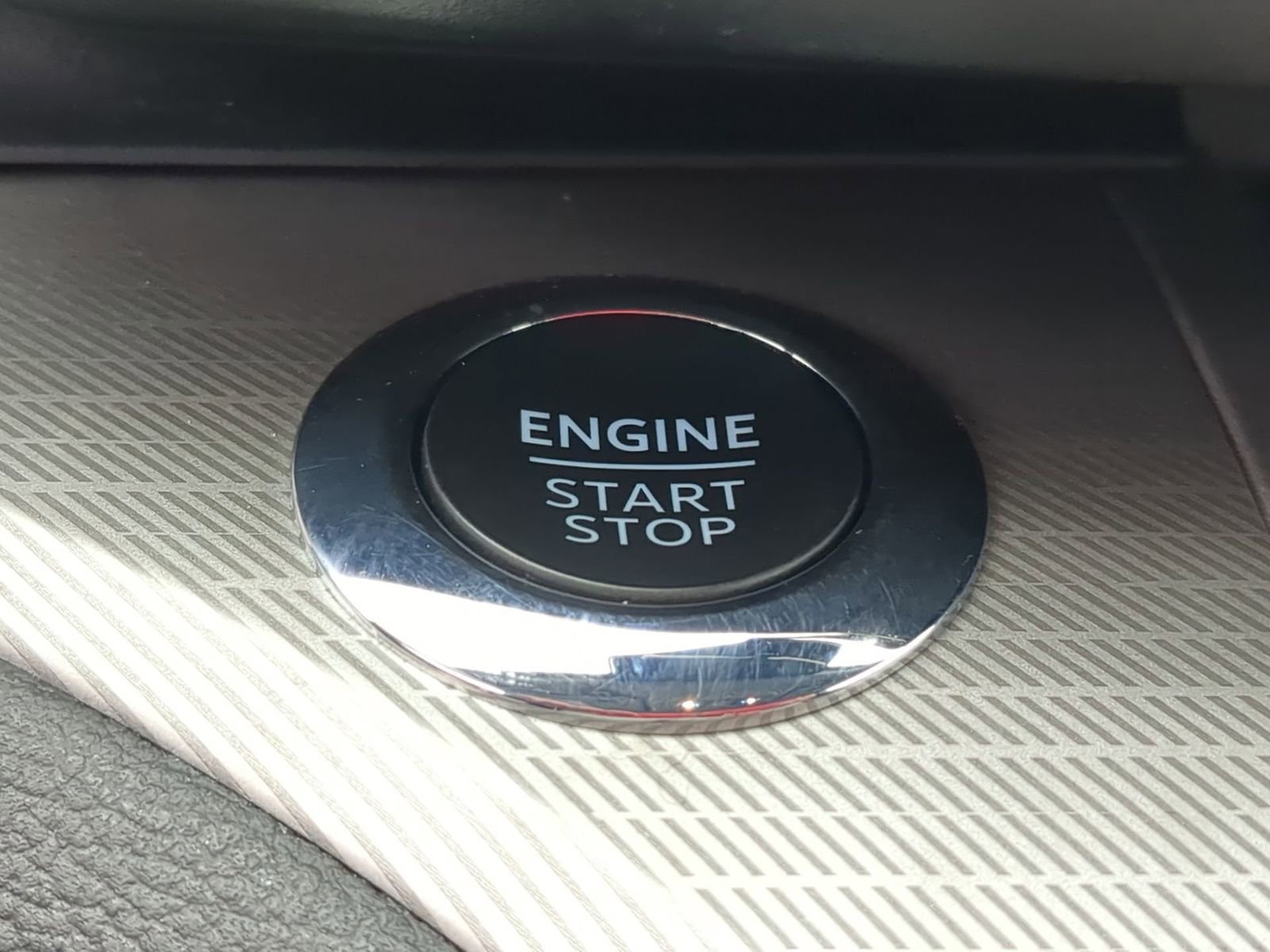 Certified 2022 Ford Explorer XLT w/ XLT Sport Appearance Package image 33