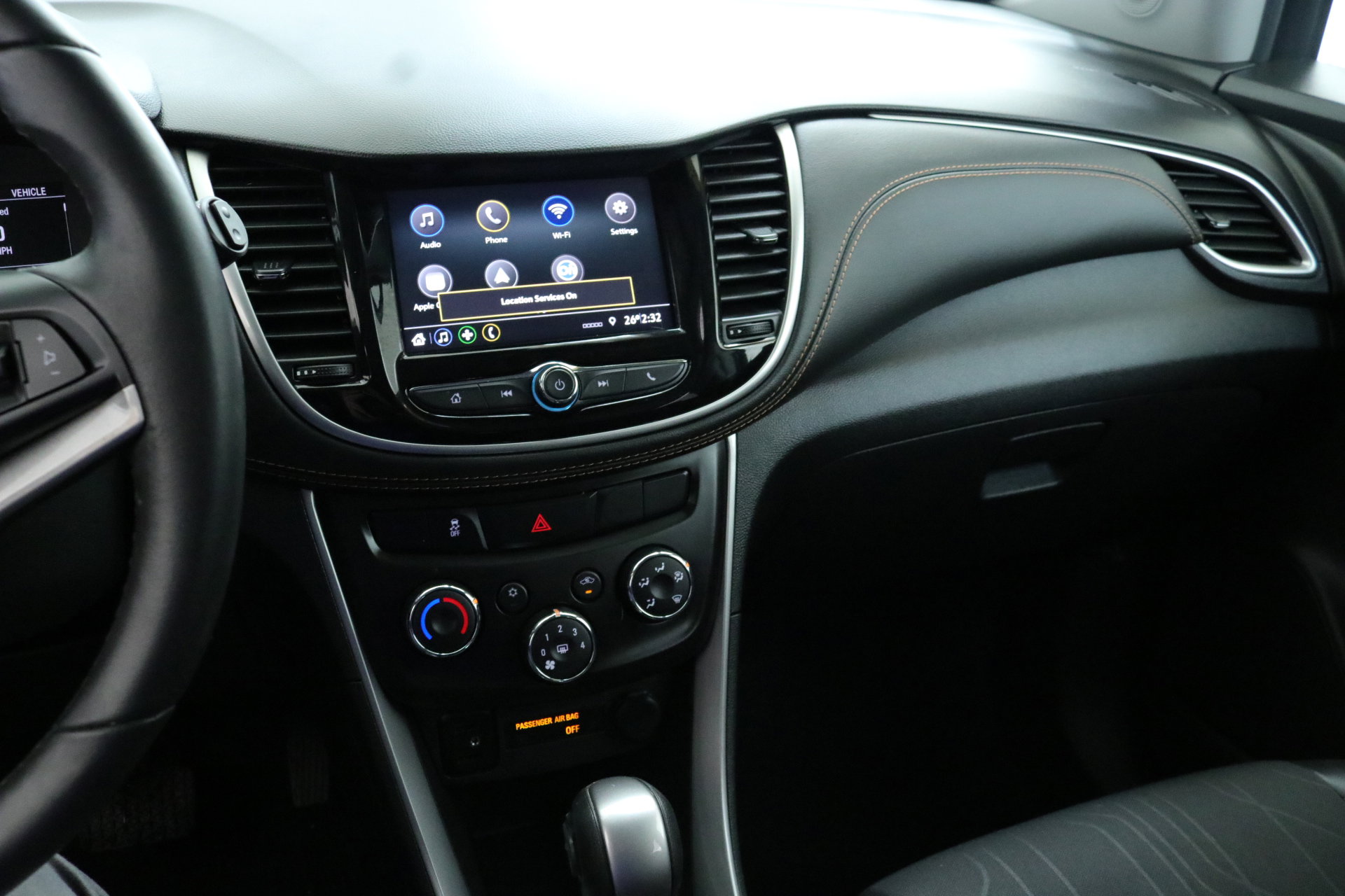 Certified 2022 Chevrolet Trax LT w/ LT Convenience Package image 19