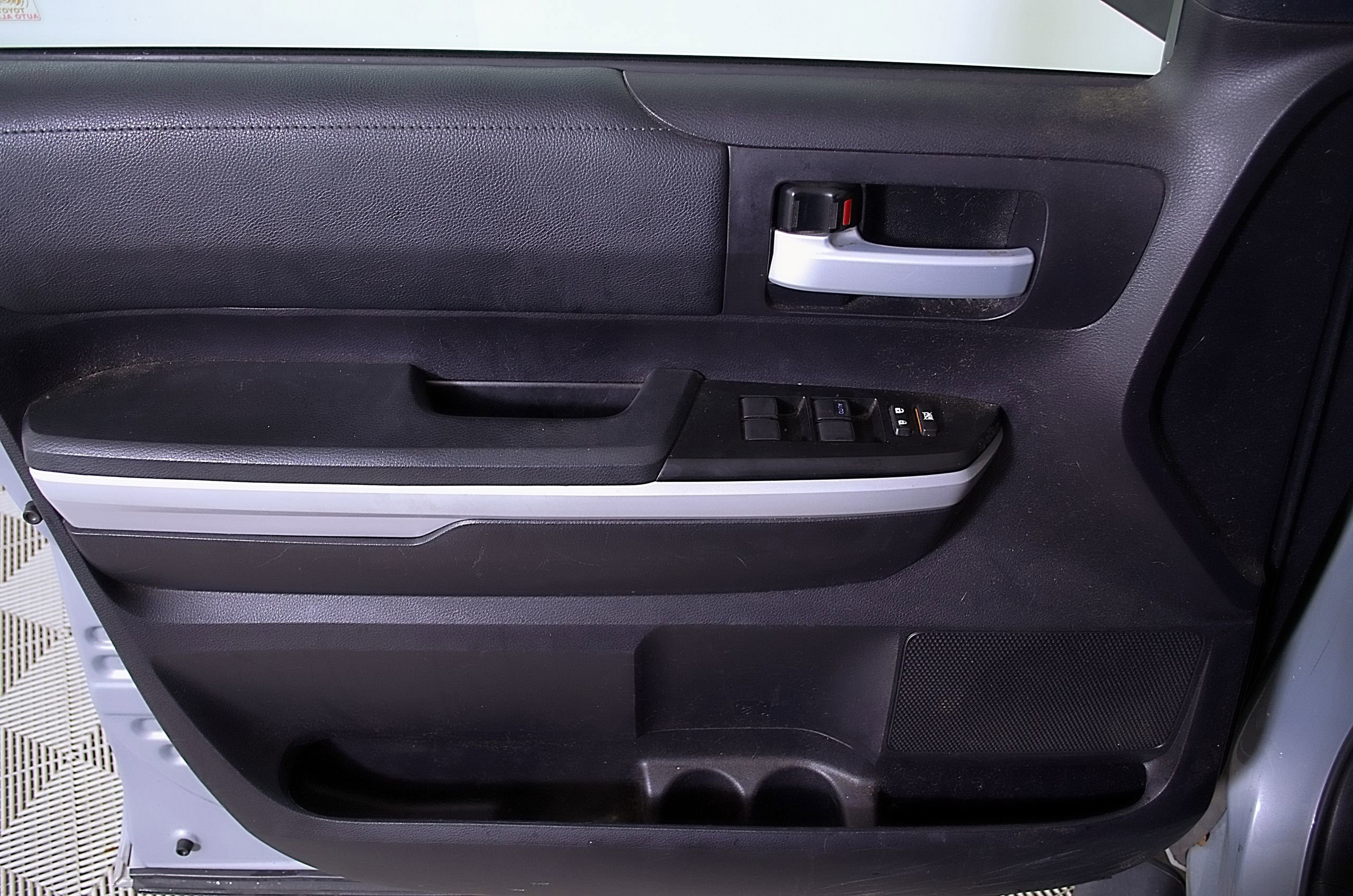 Used 2020 Toyota Tundra SR5 w/ SR5 Leather Package RWD image 13