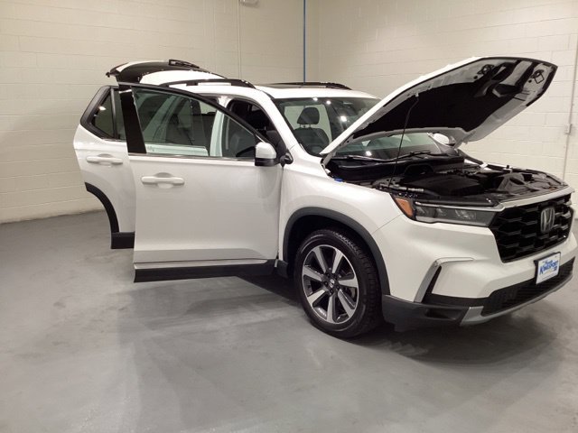 Certified 2023 Honda Pilot Touring image 11