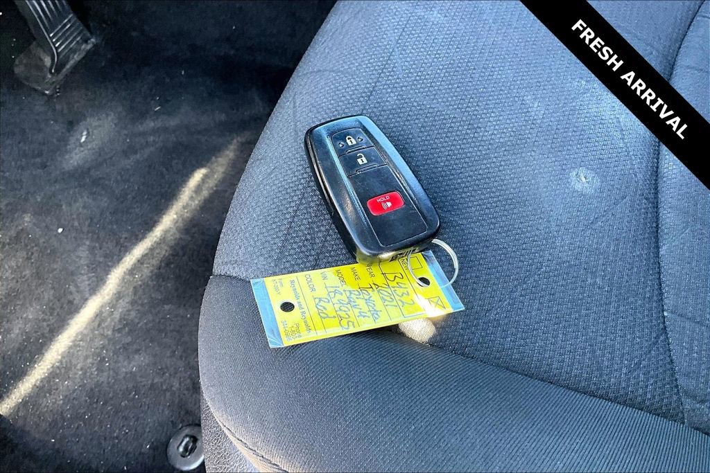 Used 2021 Toyota RAV4 XLE image 33