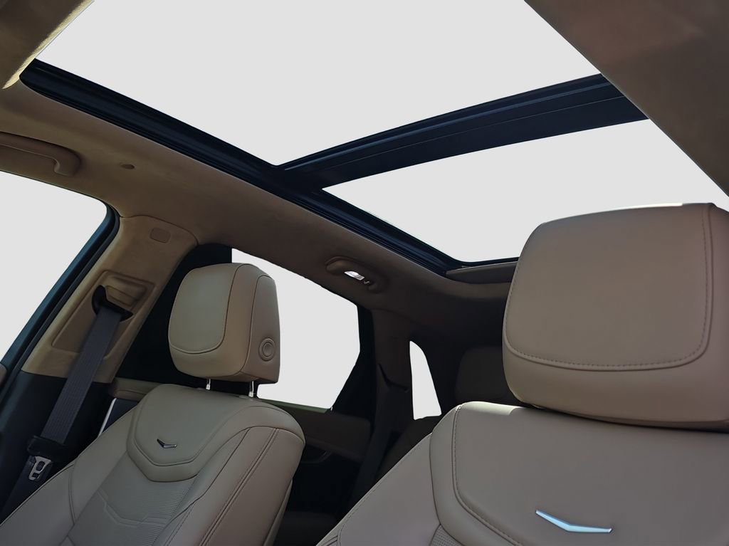 Used 2024 Cadillac XT5 Premium Luxury w/ Platinum Package AWD/4WD image 8