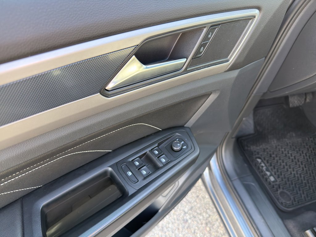 Used 2020 Volkswagen Atlas Cross Sport SEL image 9