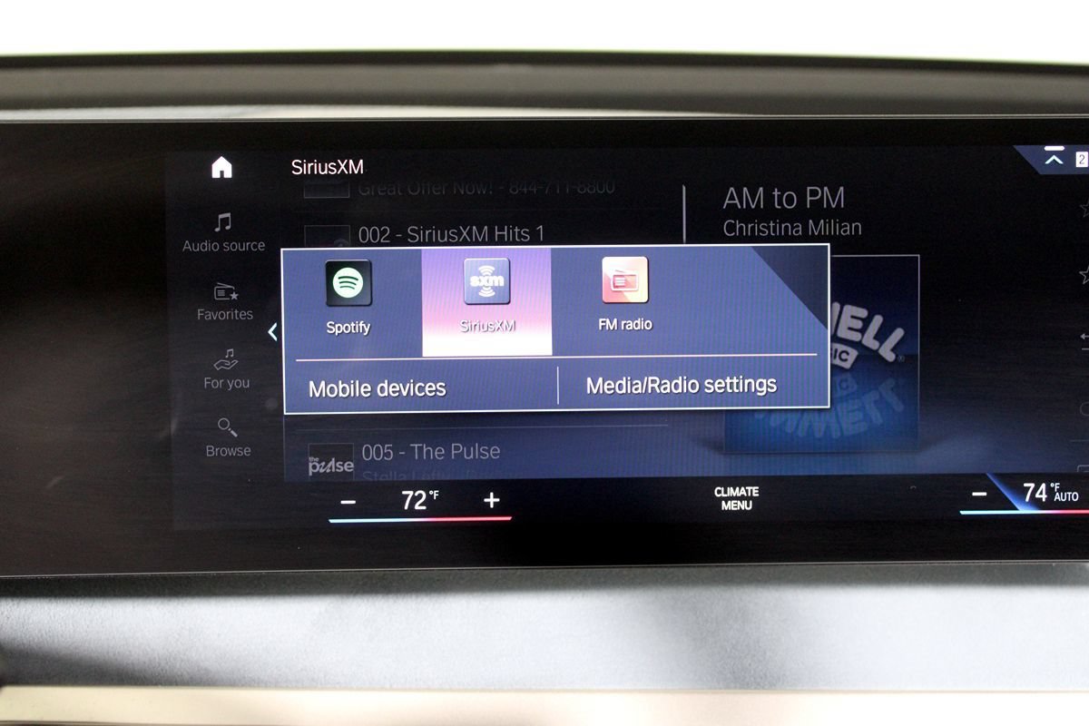 Used 2023 BMW iX xDrive50 w/ Sport Package AWD/4WD image 23