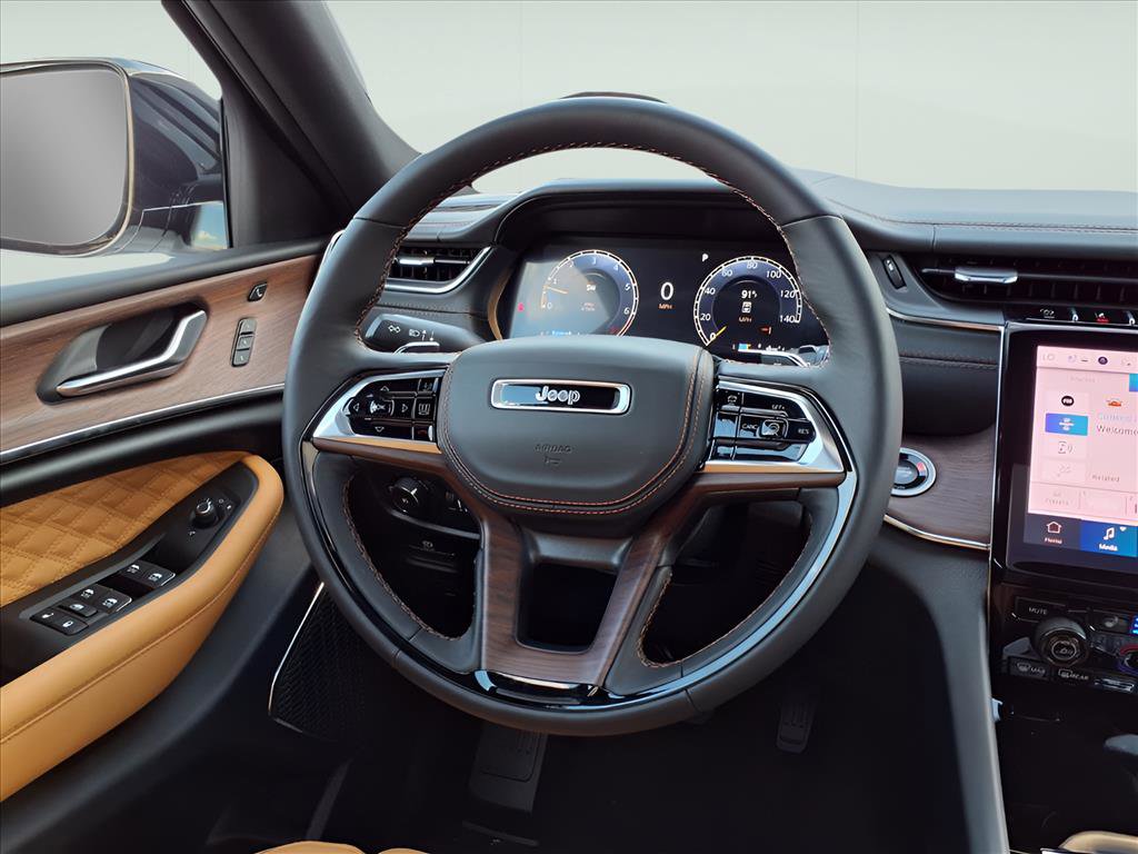New 2025 Jeep Grand Cherokee Summit w/ Obsidian Package image 14