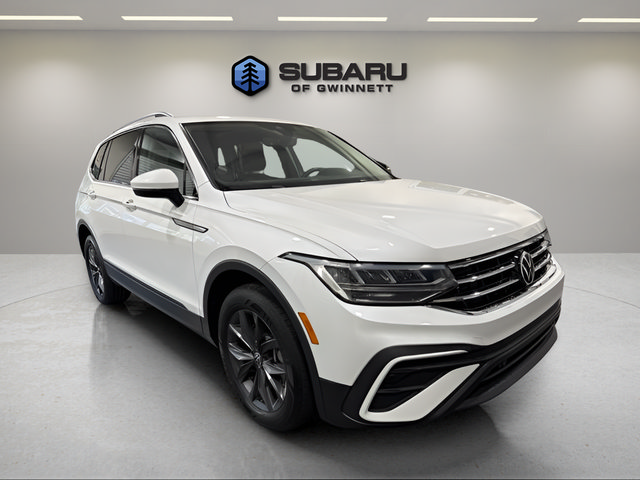 Used 2023 Volkswagen Tiguan SE w/ Panoramic Sunroof Package FWD image 7