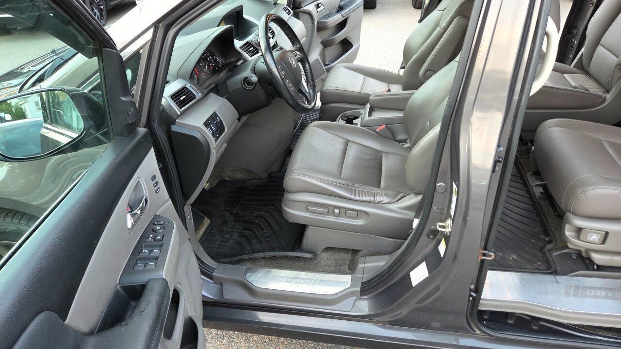 Used 2014 Honda Odyssey Touring Elite image 27