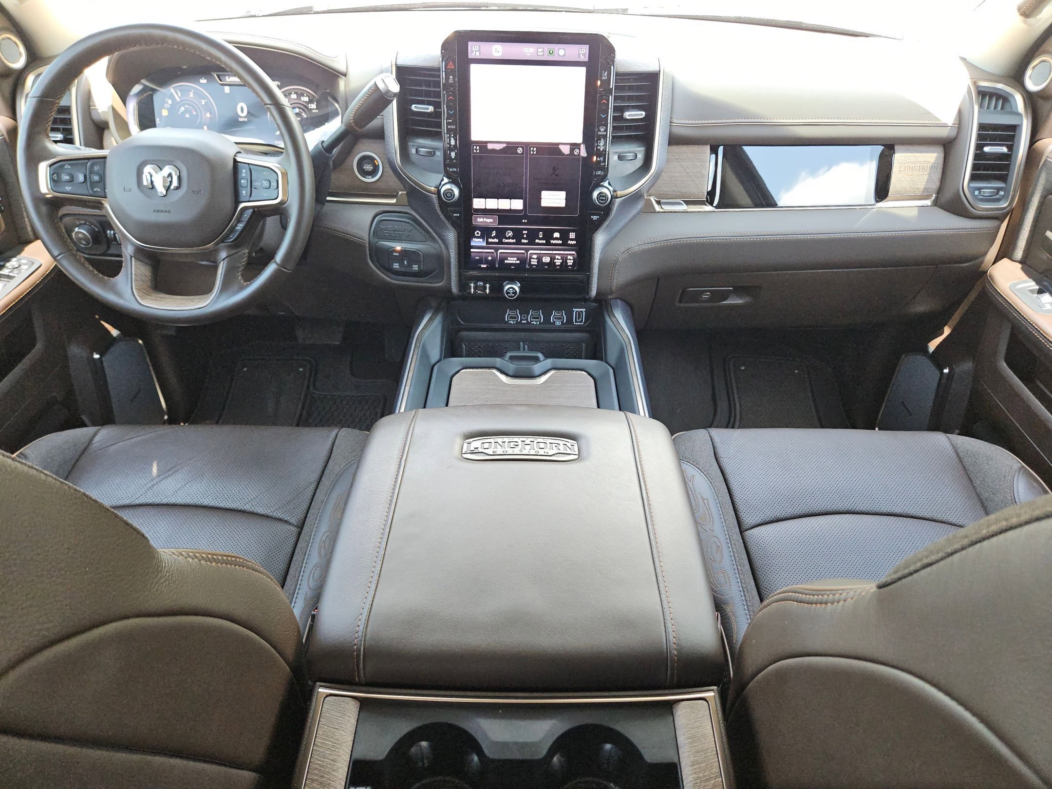 Used 2025 RAM 2500 Limited AWD/4WD image 16
