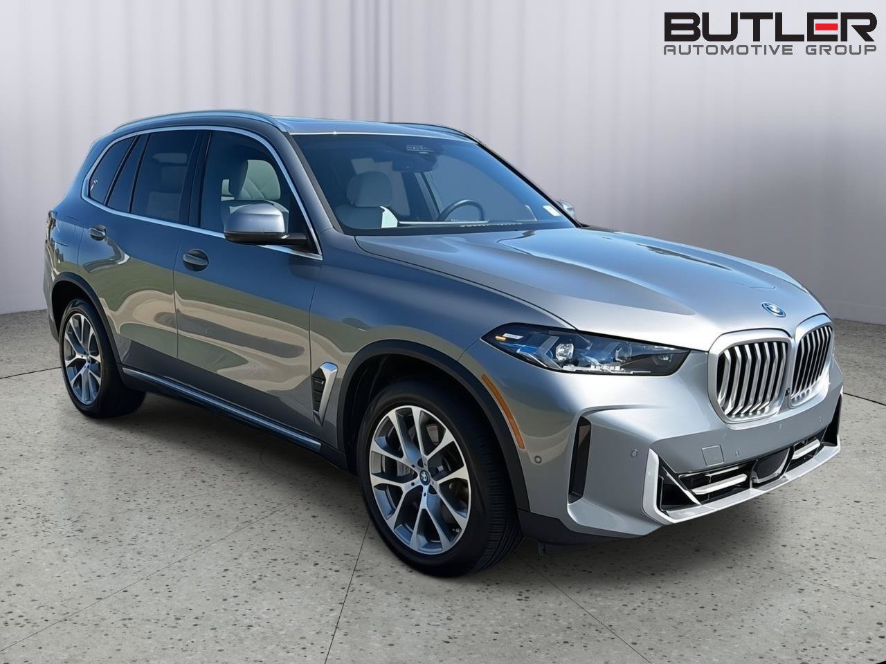 Used 2024 BMW X5 xDrive50e w/ Premium Package AWD/4WD image 8