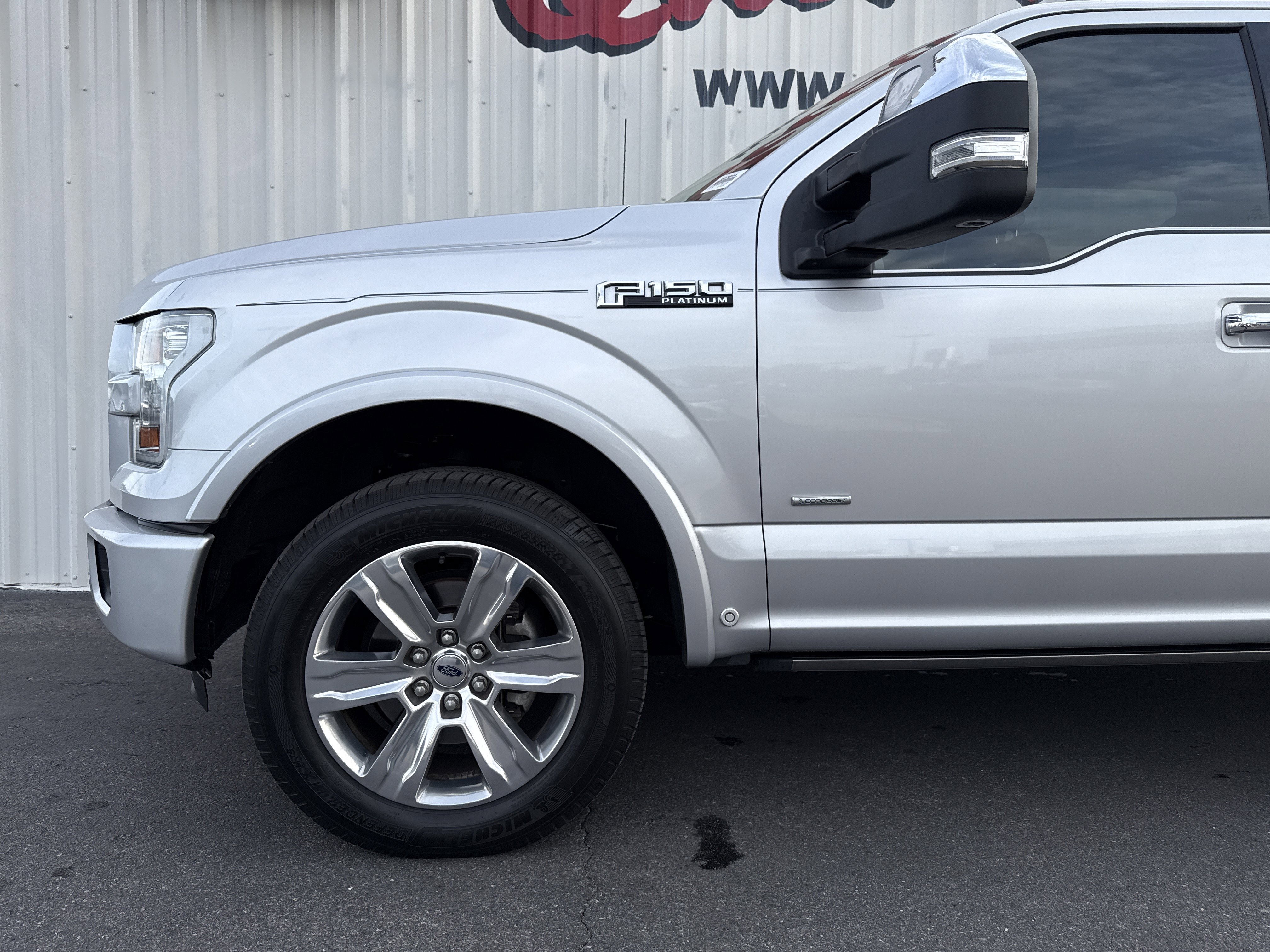 Used 2016 Ford F150 Platinum w/ Equipment Group 701A Luxury image 4