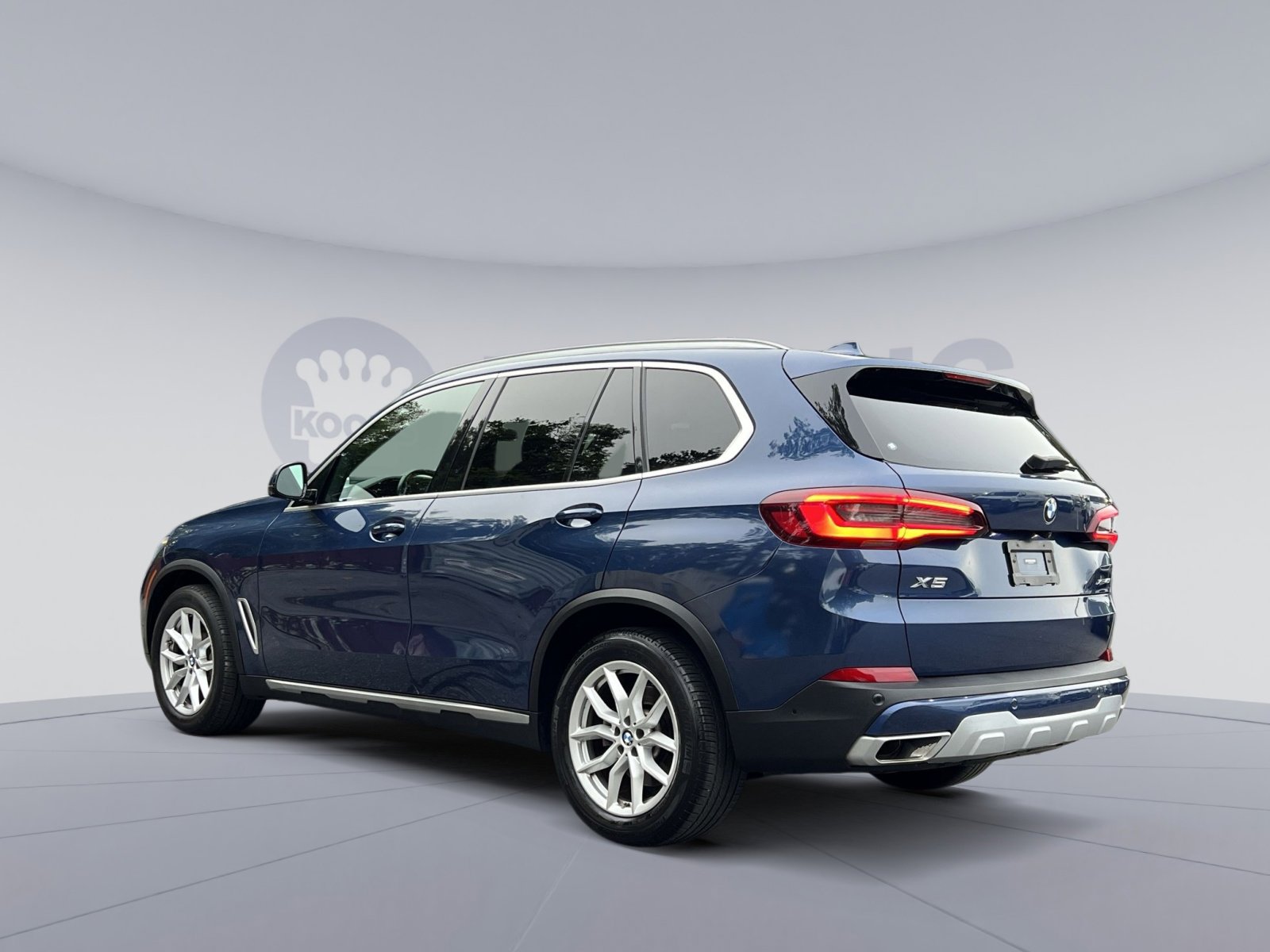 Used 2022 BMW X5 xDrive40i w/ Parking Assistance Package image 4