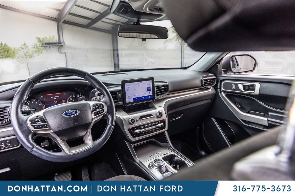 Used 2021 Ford Explorer XLT AWD/4WD image 17