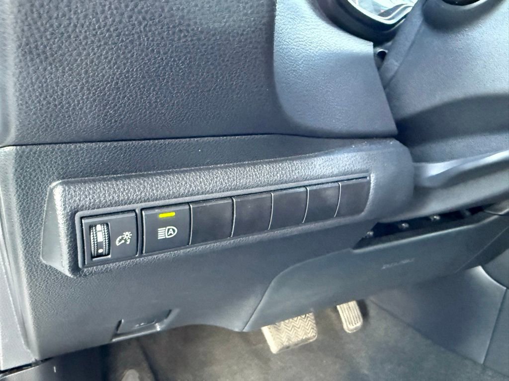 Used 2024 Toyota Corolla SE image 14