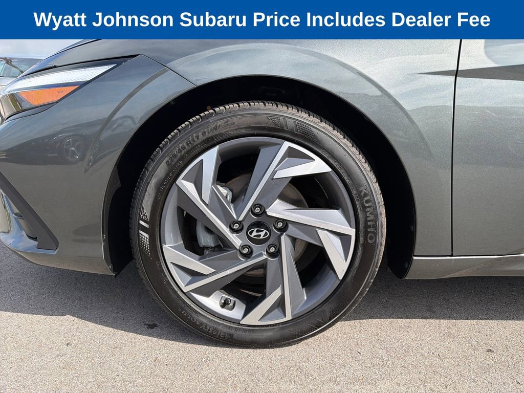 Used 2025 Hyundai Elantra Sport FWD image 2