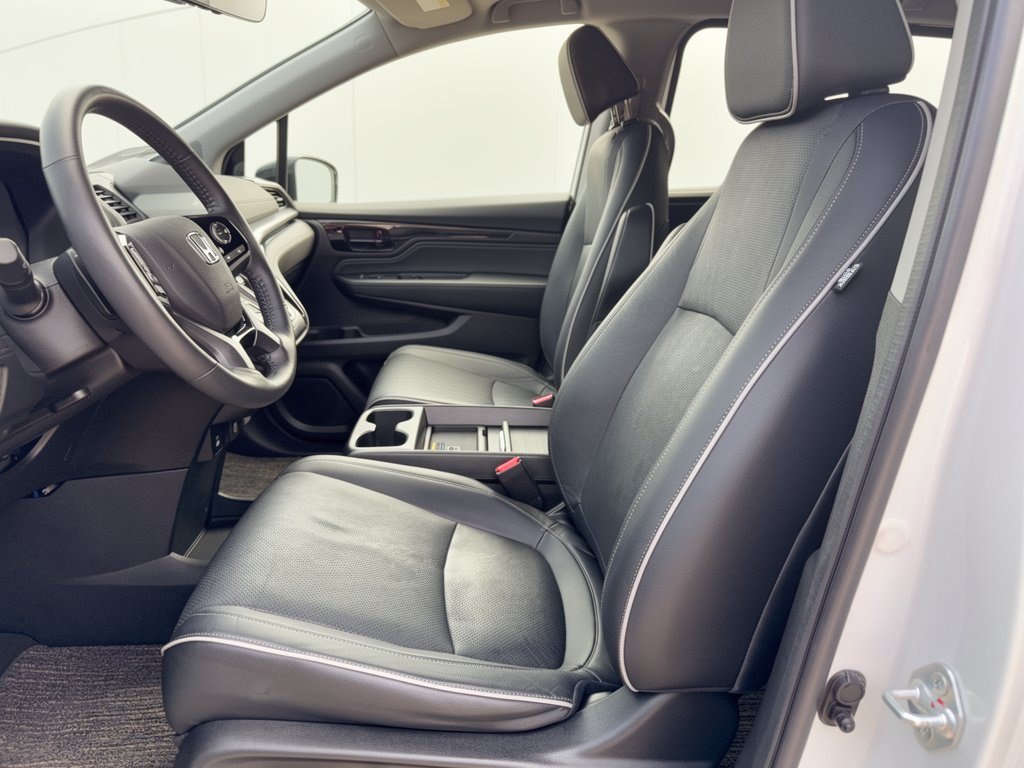 Used 2023 Honda Odyssey Elite image 5