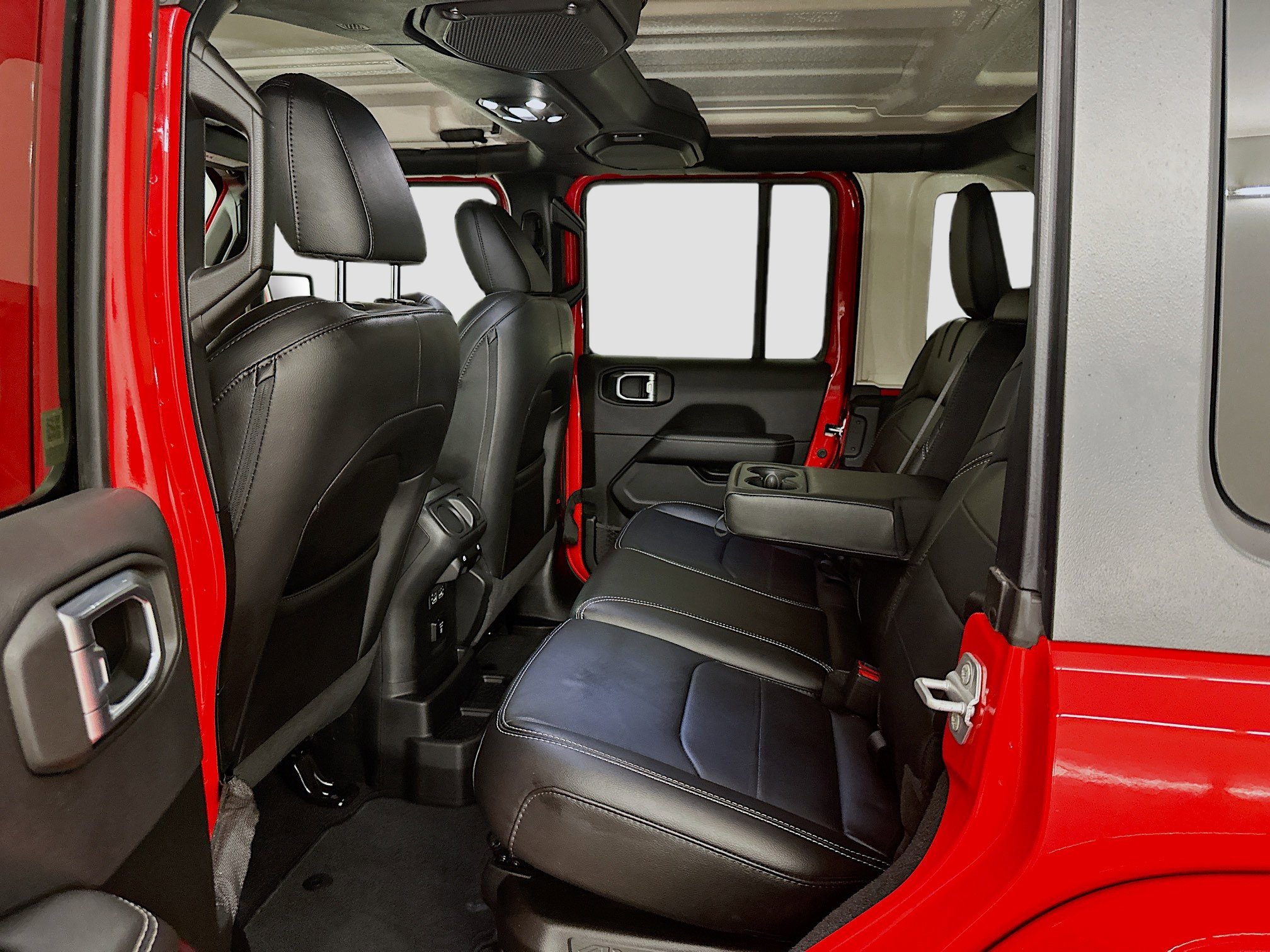 Used 2022 Jeep Wrangler Sahara w/ Cold Weather Group image 29