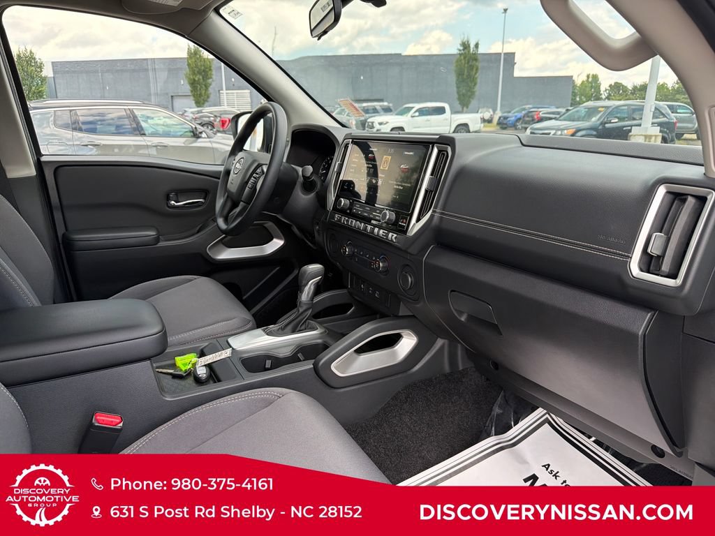 Certified 2025 Nissan Frontier SV RWD image 39