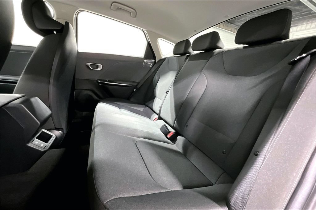 New 2025 Kia K4 FWD image 17