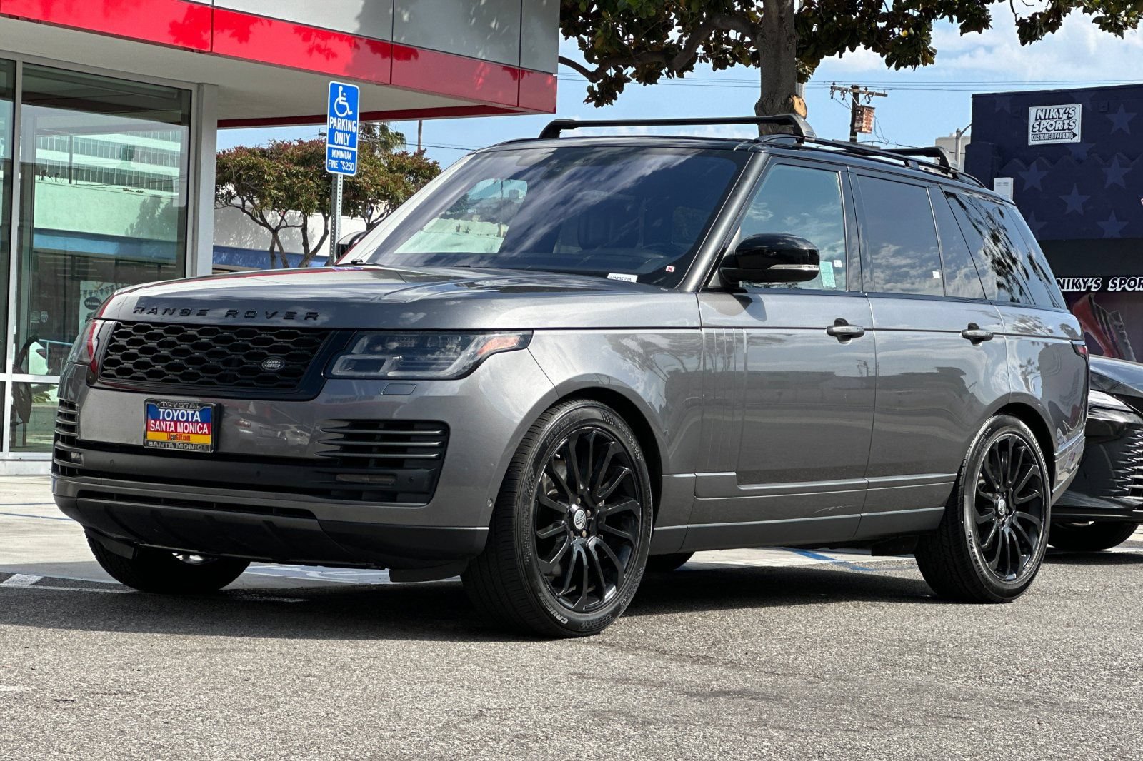 Used 2019 Land Rover Range Rover HSE AWD/4WD image 8