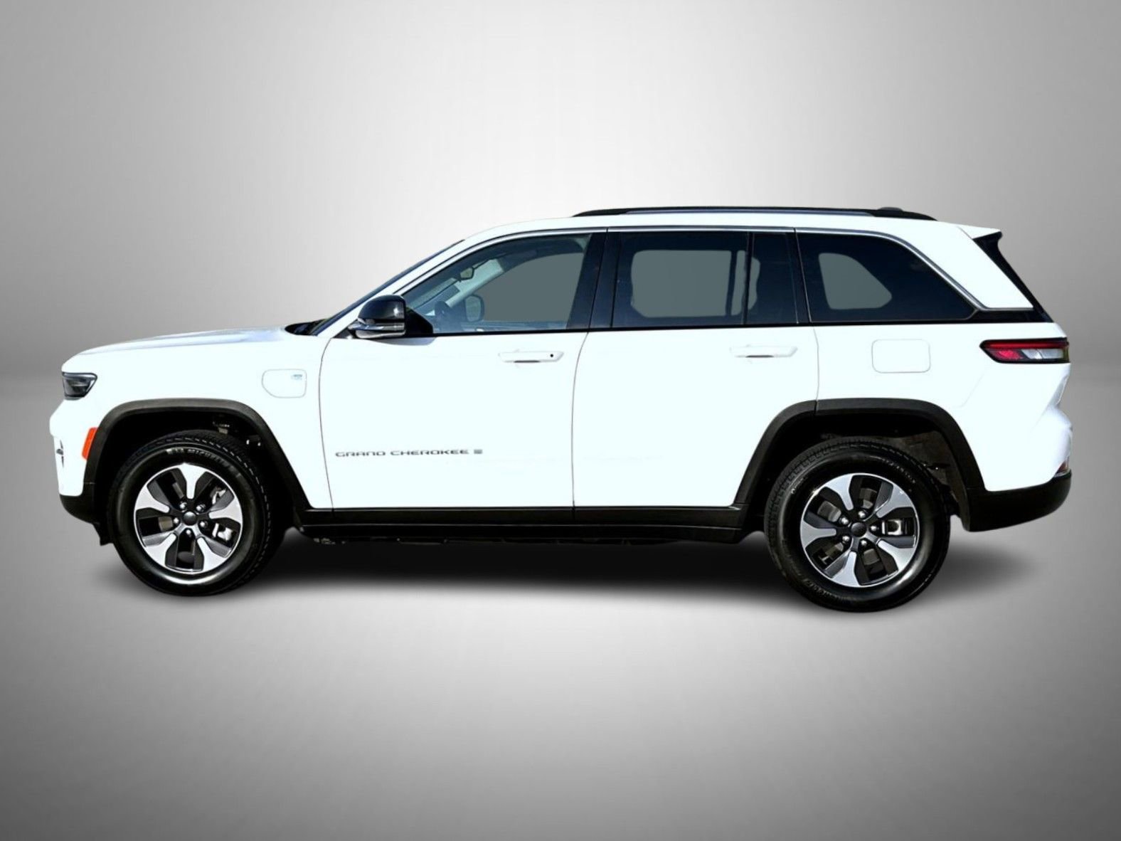 Used 2023 Jeep Grand Cherokee 4WD 4xe image 8