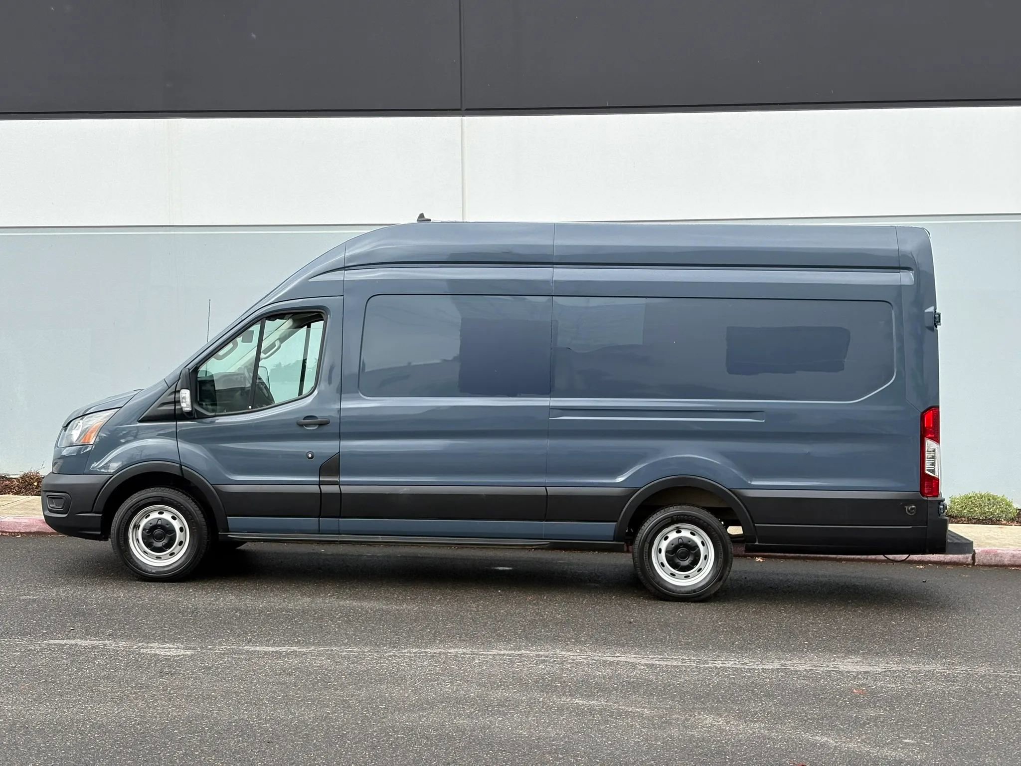 Used 2020 Ford Transit 250 148 High Roof Extended image 3