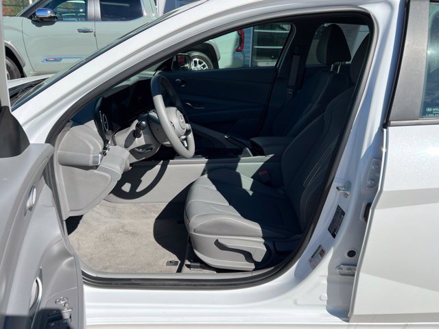 Used 2024 Hyundai Elantra SEL FWD image 26