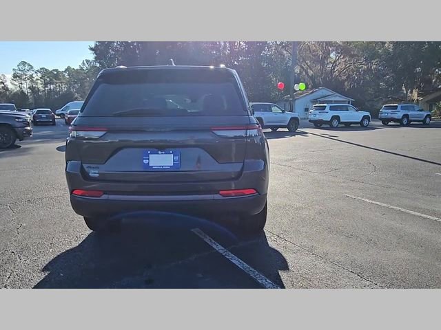 New 2026 Jeep Grand Cherokee Altitude image 30