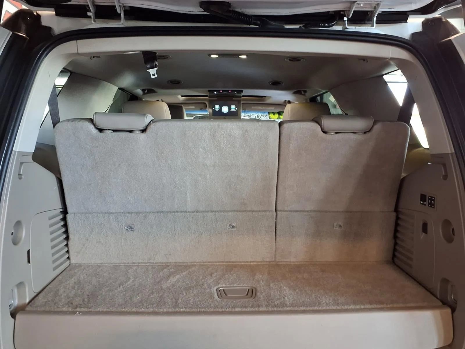 Used 2020 Chevrolet Tahoe Premier AWD/4WD image 6
