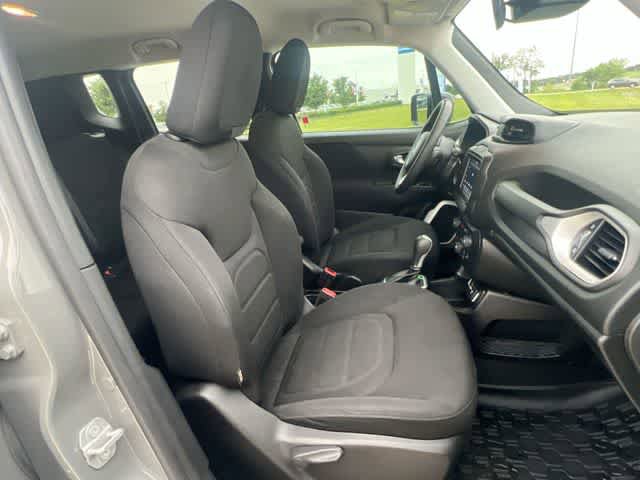 Used 2020 Jeep Renegade Latitude FWD image 12