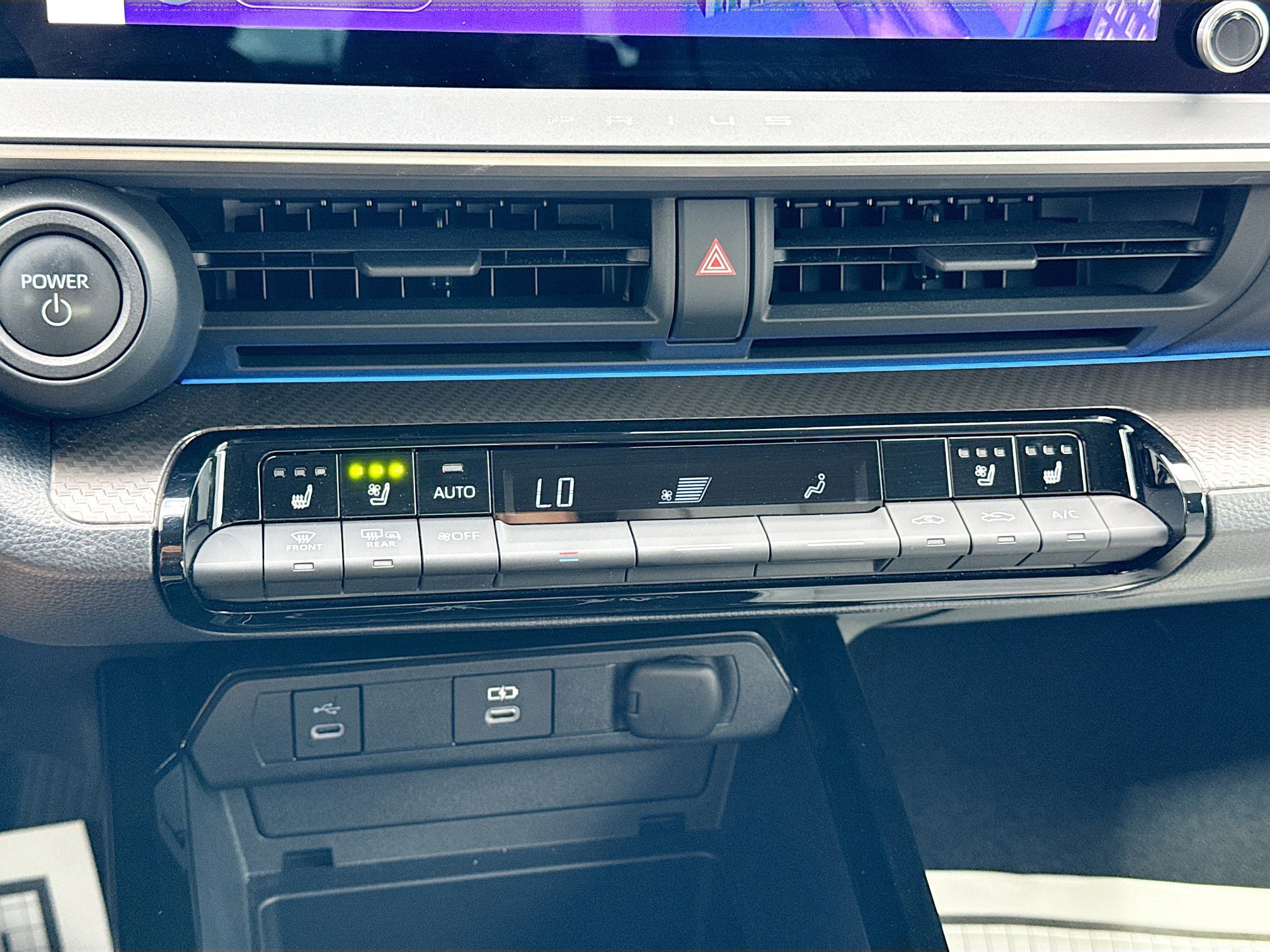 Used 2024 Toyota Prius Limited FWD image 34