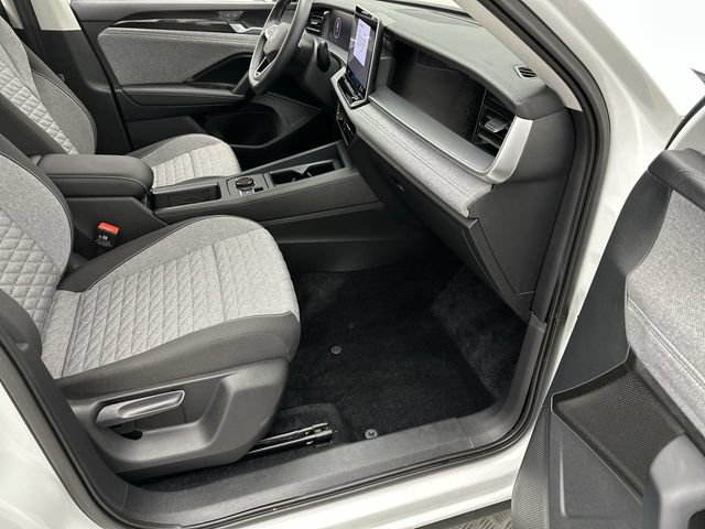Certified 2025 Volkswagen Tiguan S AWD/4WD image 23