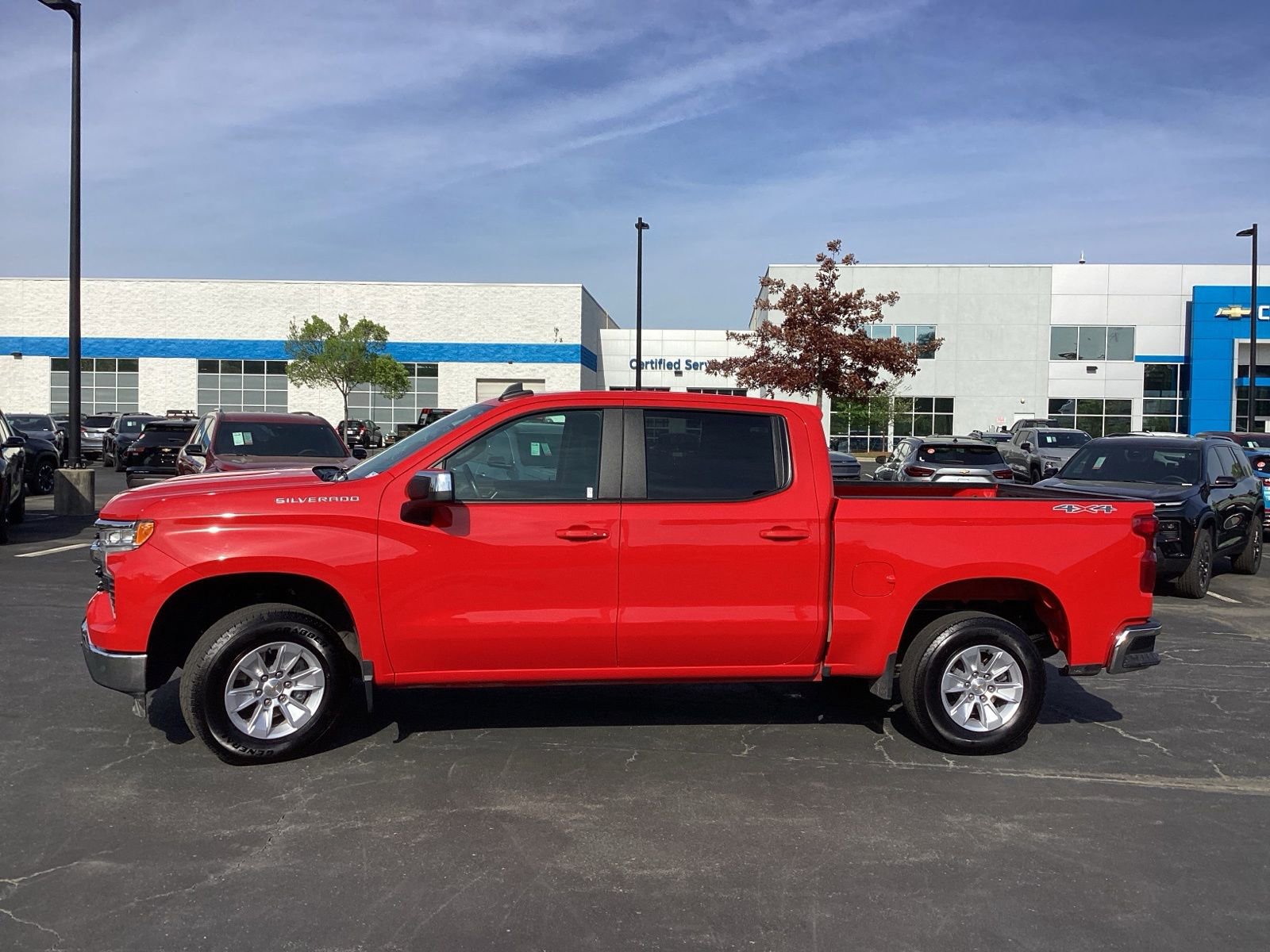 Used 2025 Chevrolet Silverado 1500 LT image 6